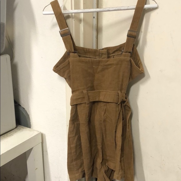 Jumper with zipper pockets and belt - Picture 2 of 3